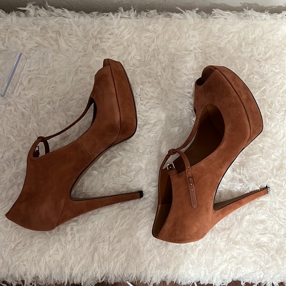 Authentic Gucci Suede T Strap Peep Toe Platform Heels Light Rust Color S… - Picture 8 of 15